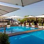 מלון Radisson Blu Es. Hotel, 5*