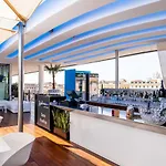 מלון Radisson Blu Es. Hotel, 5*