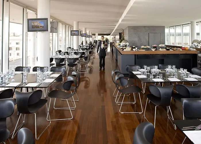 Radisson Blu Es. Hotel, Szálloda