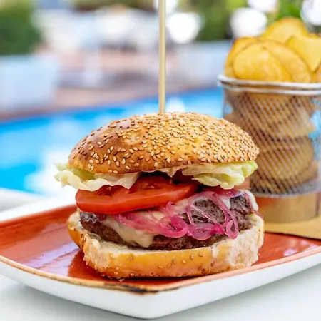 Radisson Blu Es. Hotel, Szálloda 5*