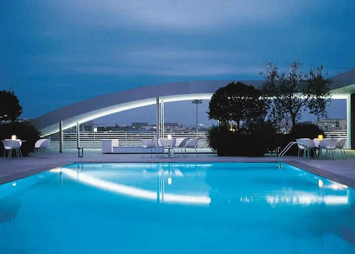 Hotel Radisson Blu Es. Hotel, 5*