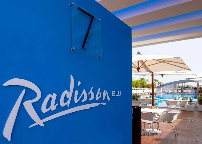 Radisson Blu Es. Hotel, Hotell