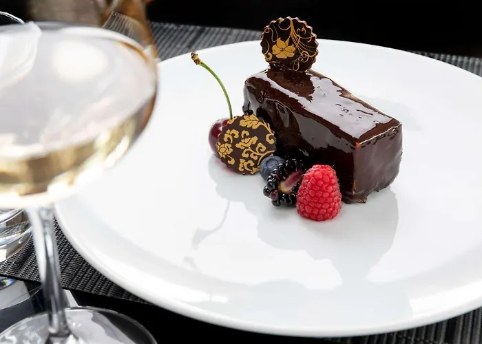 Hotel Radisson Blu Es. Hotel, 5*