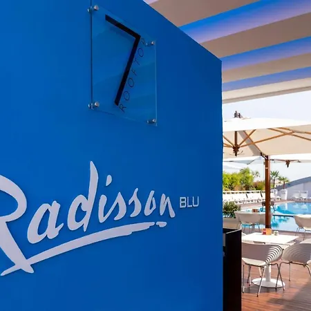 Radisson Blu Es. Hotel, 호텔