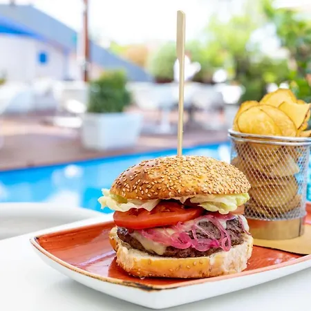 Radisson Blu Es. Hotel, 호텔